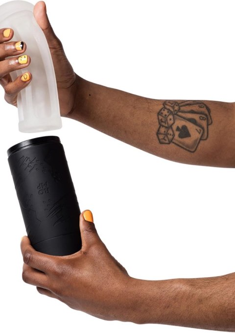 Dash Black - masturbator z naturalnym efektem ssania